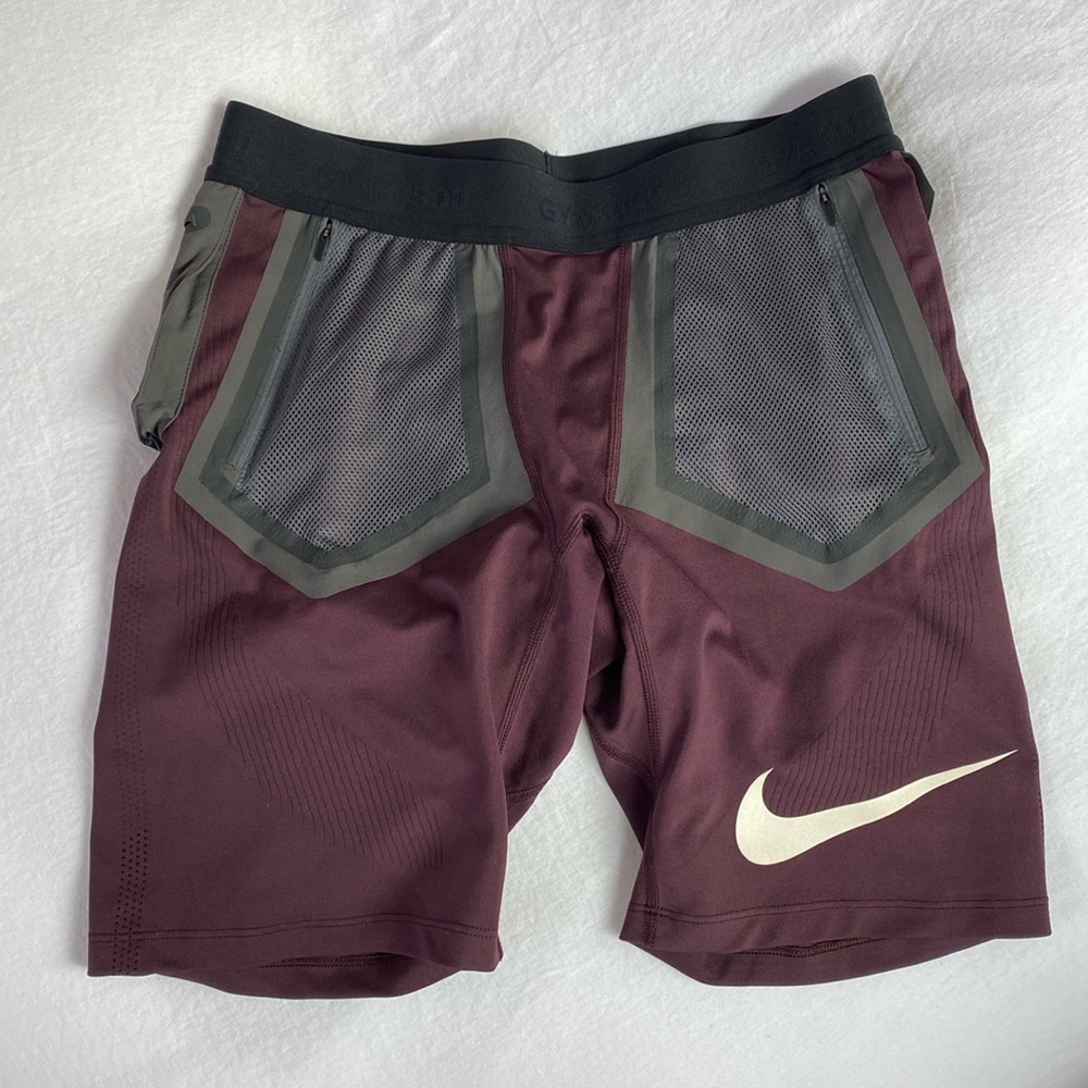 Nike x Undercover - GYAKUSOU Dri-FIT TechKnit compression shorts - Burgundy